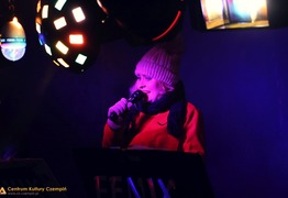  (photo)