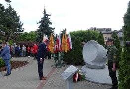 Złożenie kwiatów (photo)