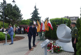 Złożenie kwiatów (photo)