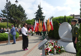 Złożenie kwiatów (photo)